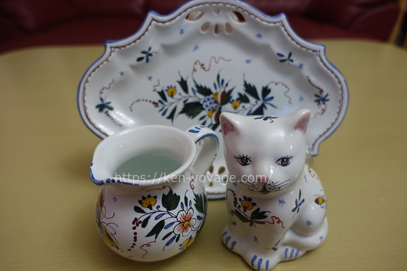 Pottery cat